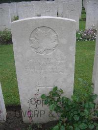 Etaples Military Cemetery - Bateman, J T